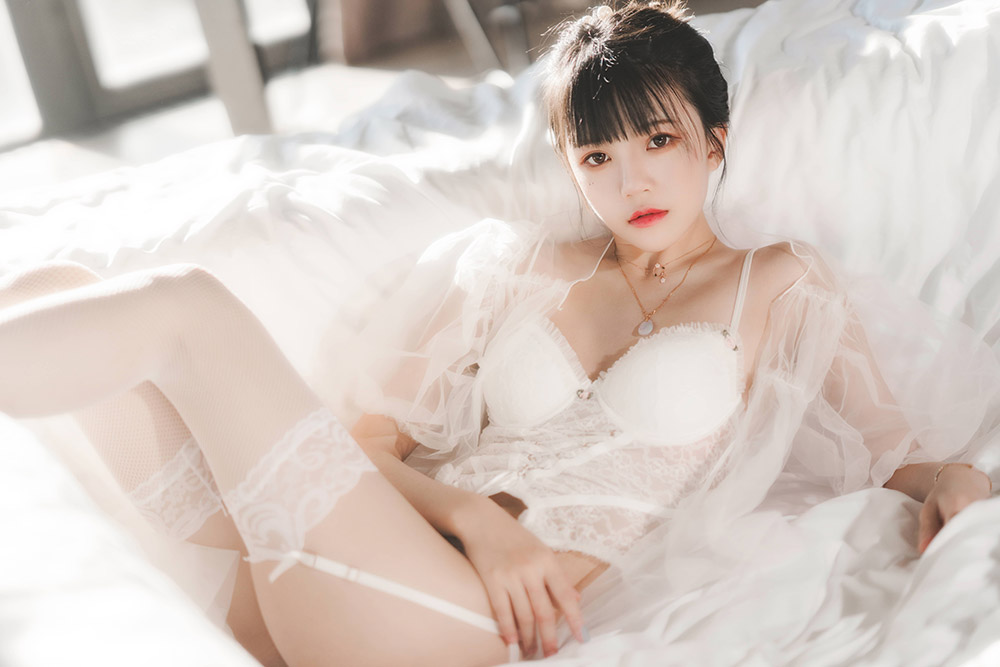 少女白丝-美图视频小说写真打赏付费系统